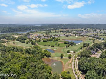 179 Island Cir, Loudon, TN 37774
