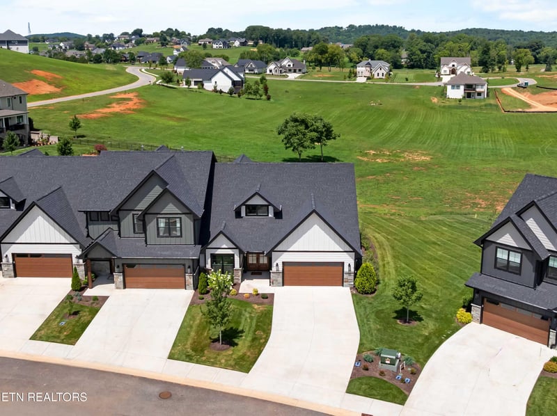 179 Island Cir, Loudon, TN 37774