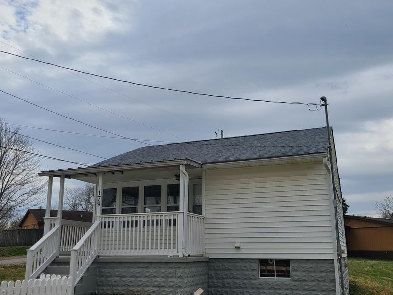 179 Johnson Rd, Oak Ridge, TN 37830
