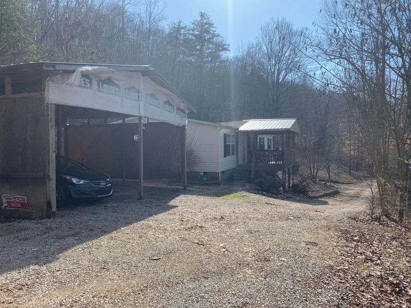 179 Noland Ln, Harriman, TN 37748