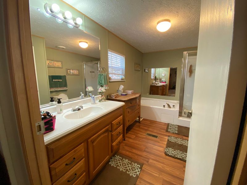 179 Noland Ln, Harriman, TN 37748