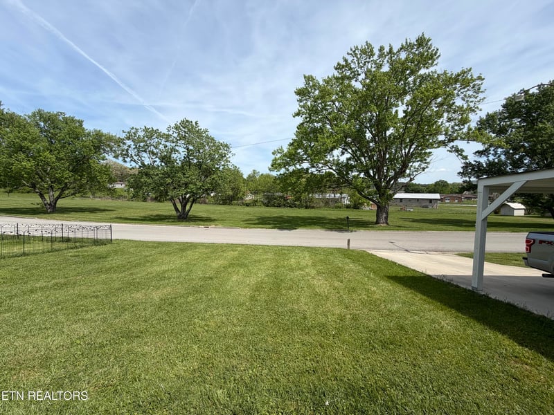 179 Troxel Dr, Oneida, TN 37841