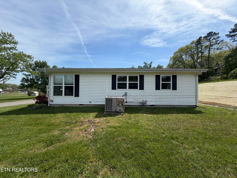 179 Troxel Dr, Oneida, TN 37841