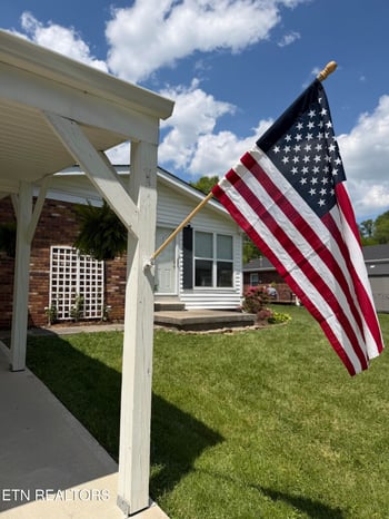 179 Troxel Dr, Oneida, TN 37841