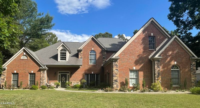 179 Whippoorwill Dr, Oak Ridge, TN 37830