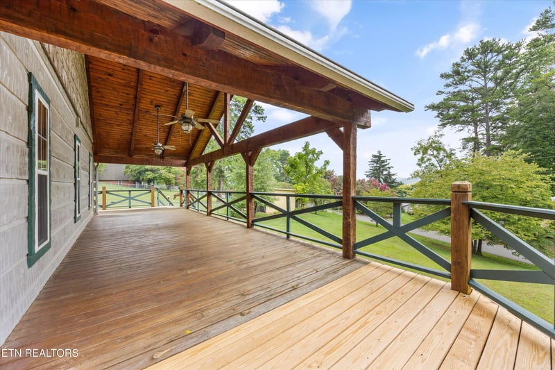 1793 Cherokee Dr, Bean Station, TN 37708