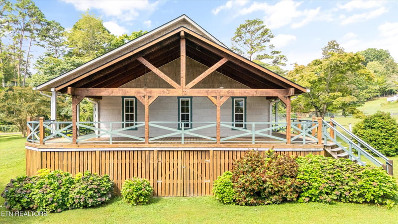 1793 Cherokee Dr, Bean Station, TN 37708