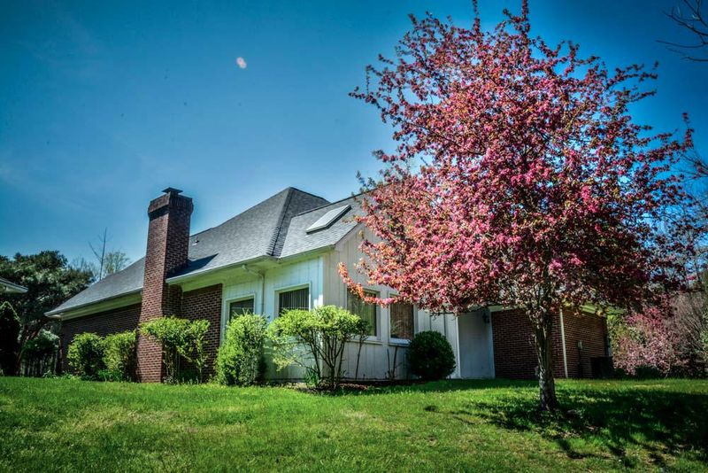 18 Bellhaven Ln, Oak Ridge, TN 37830