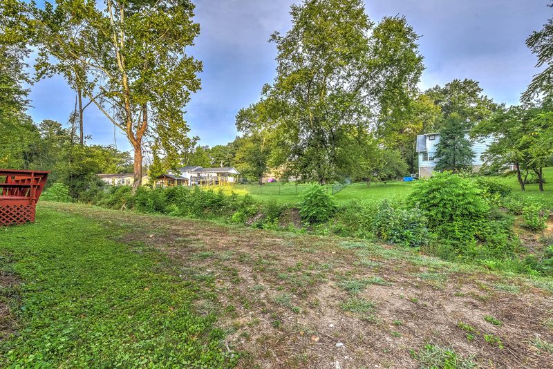 18 Cooper Ln, Oak Ridge, TN 37830