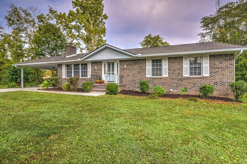 18 Cooper Ln, Oak Ridge, TN 37830