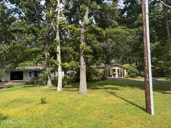 18 Lake Forest Ln, Crossville, TN 38558