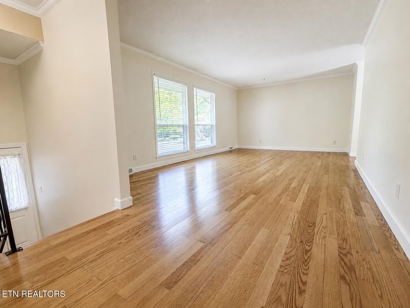 18 Moore Ln, Oak Ridge, TN 37830