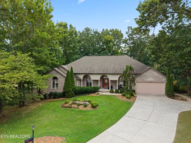 18 Mountain View Cir, Crossville, TN 38558