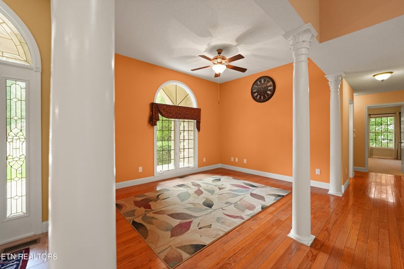 18 Mountain View Cir, Crossville, TN 38558