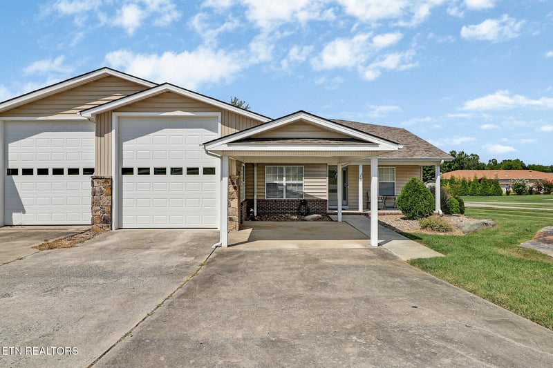 18 Our Way Dr, Crossville, TN 38555