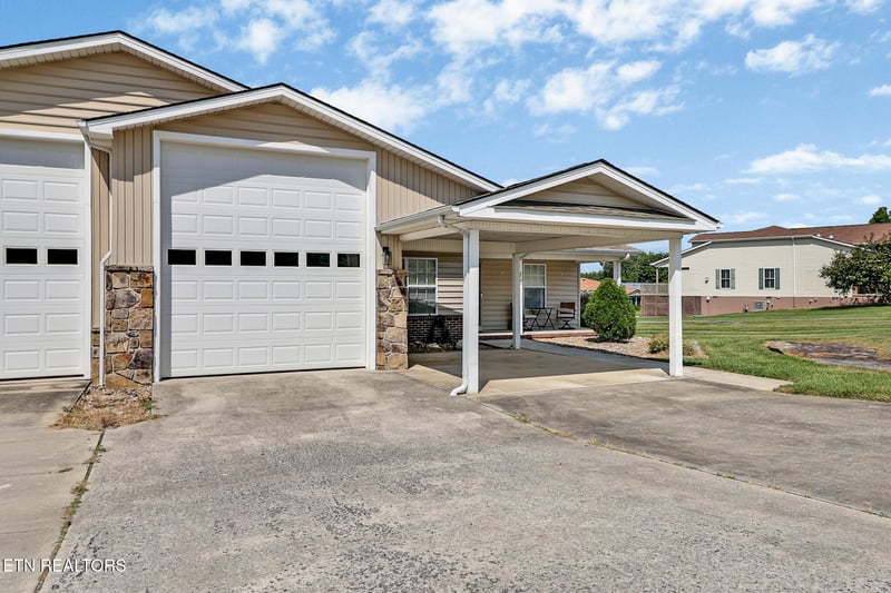 18 Our Way Dr, Crossville, TN 38555