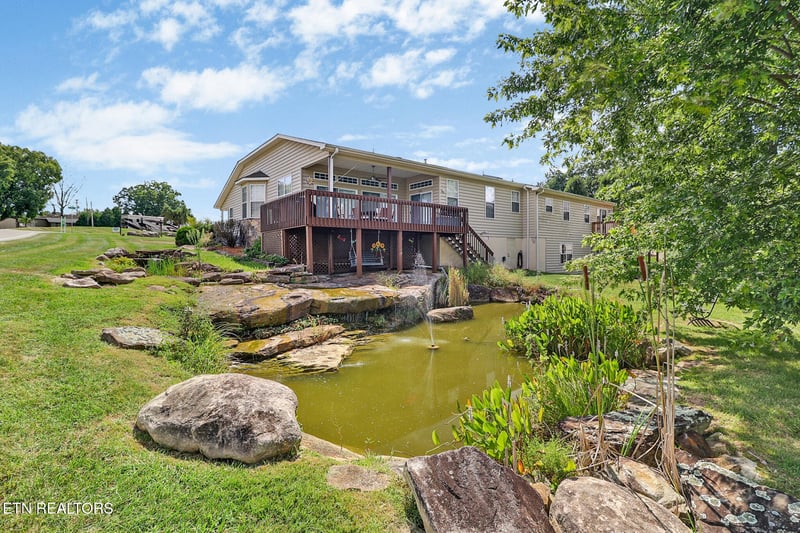 18 Our Way Dr, Crossville, TN 38555