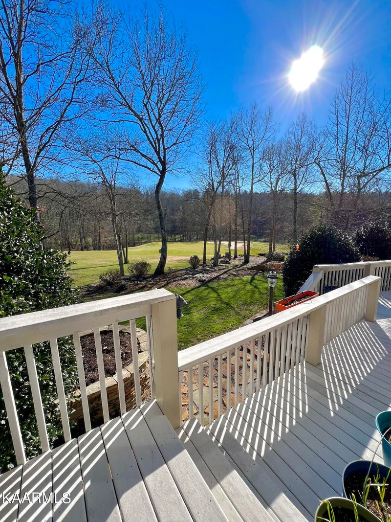 18 Pamala Ln, Crossville, TN 38558