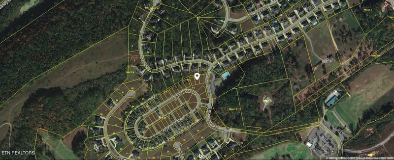 18 Royal Troon Cir, Oak Ridge, TN 37830