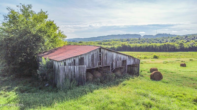 180 Bernard Rd, Sweetwater, TN 37874