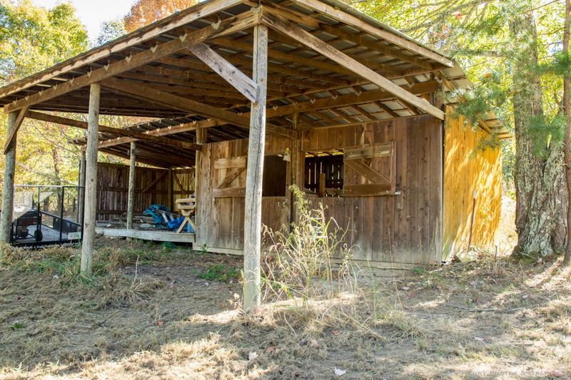 180 Bruce St, Walland, TN 37886