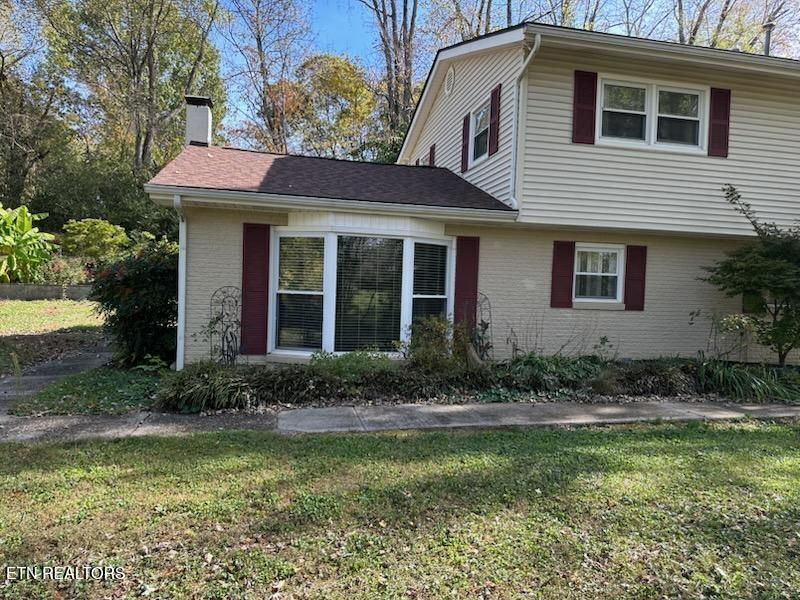 180 Cedar Ln, Jacksboro, TN 37757