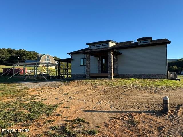 180 County Line Rd, Dandridge, TN 37725