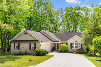 180 Cromwell Ln, Fairfield Glade, TN 38558