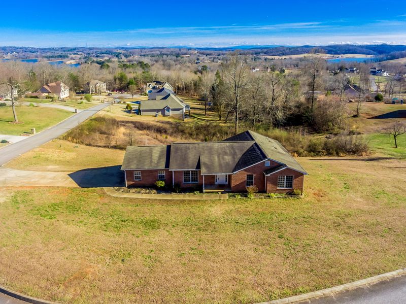 180 Cunningham Blvd, Harriman, TN 37748