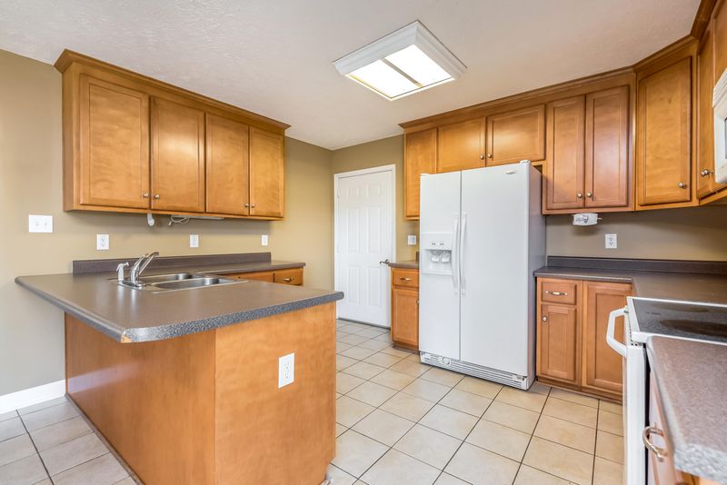 180 Cunningham Blvd, Harriman, TN 37748