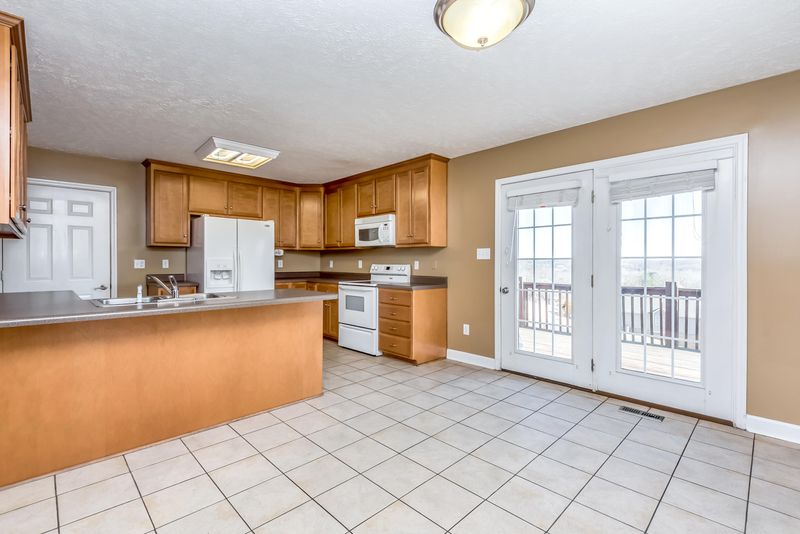 180 Cunningham Blvd, Harriman, TN 37748