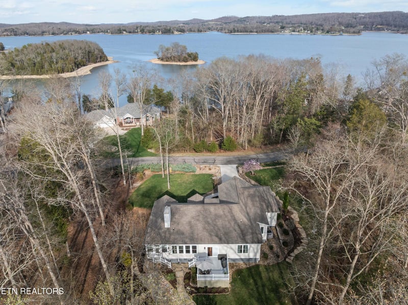 180 E Shore Dr, Rockwood, TN 37854