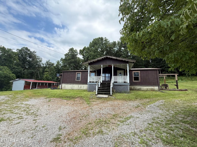 180 Grady Langley Rd, Lancing, TN 37770