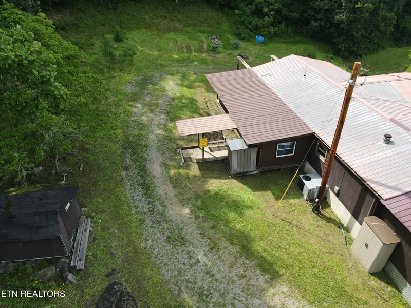180 Grady Langley Rd, Lancing, TN 37770