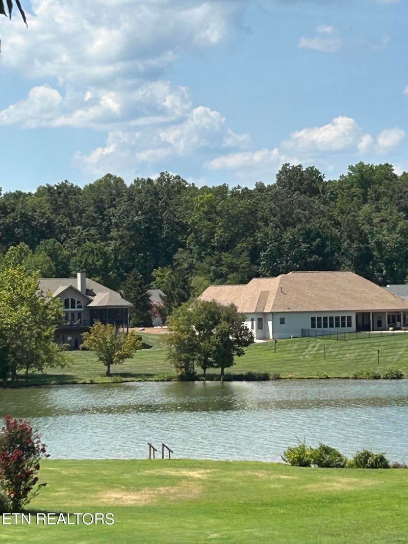 180 Hiwonihi Tr, Vonore, TN 37885