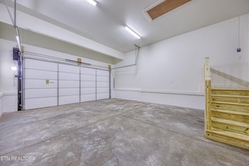 180 Huckleberry Hl, Kingston, TN 37763