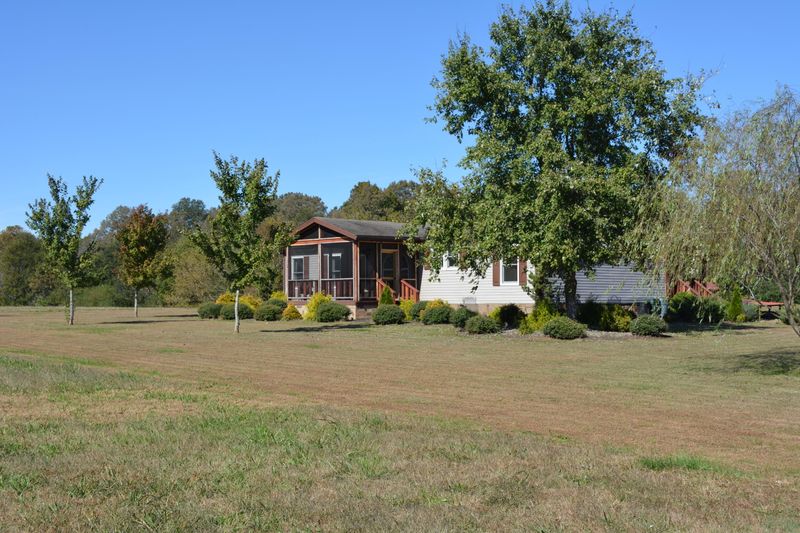 180 Mcdonald Rd, Sweetwater, TN 37874
