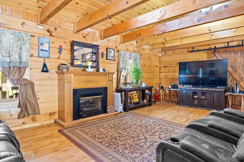 180 Mcjunkin Rd, Tellico Plains, TN 37385