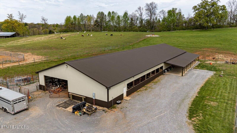 180 Mecca Pike, Tellico Plains, TN 37385