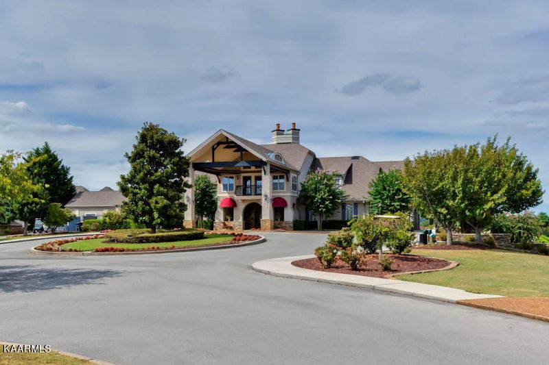 180 Nightengale Dr, Vonore, TN 37885