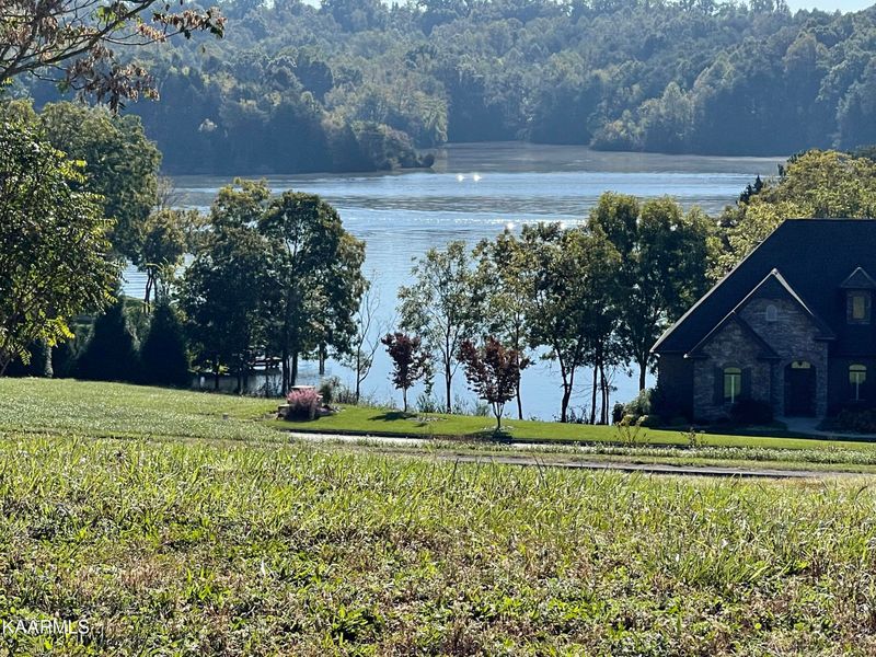 180 Nightengale Dr, Vonore, TN 37885