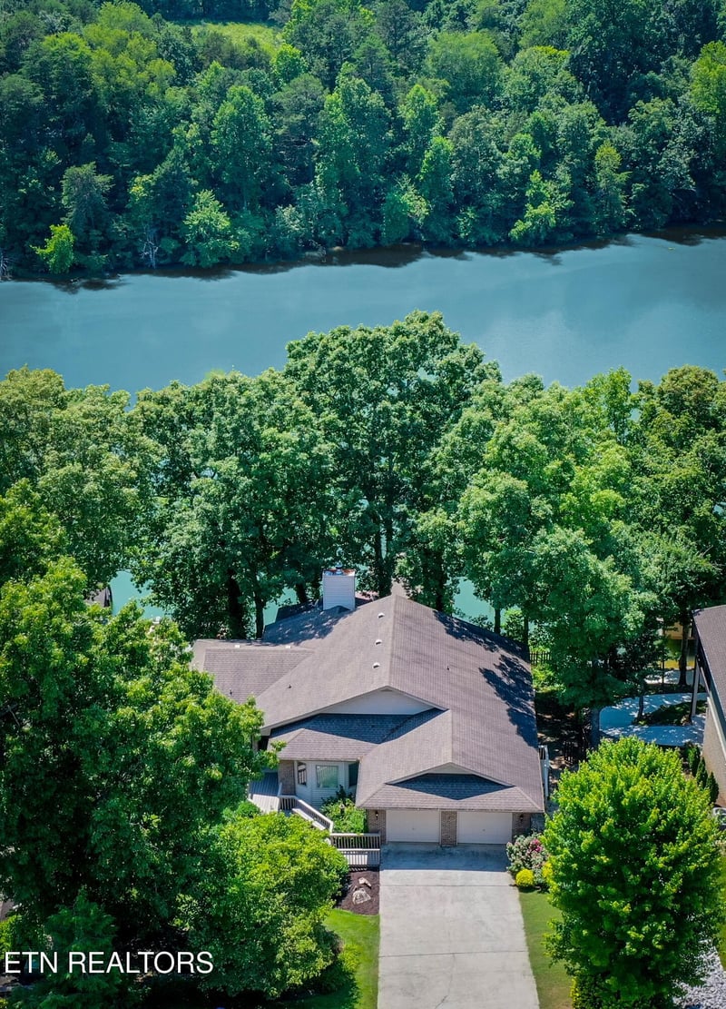 180 Oonoga Way, Loudon, TN 37774