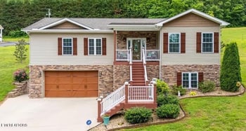 180 Owens Dr, Rocky Top, TN 37769