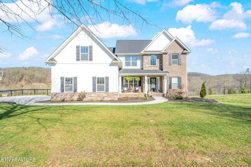180 Pineberry East Rd, Oak Ridge, TN 37830