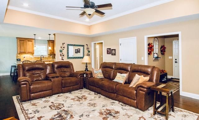 180 Pointe Summit Dr, Greenback, TN 37742