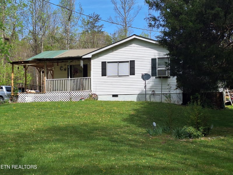 180 Walker Rd, Tellico Plains, TN 37385