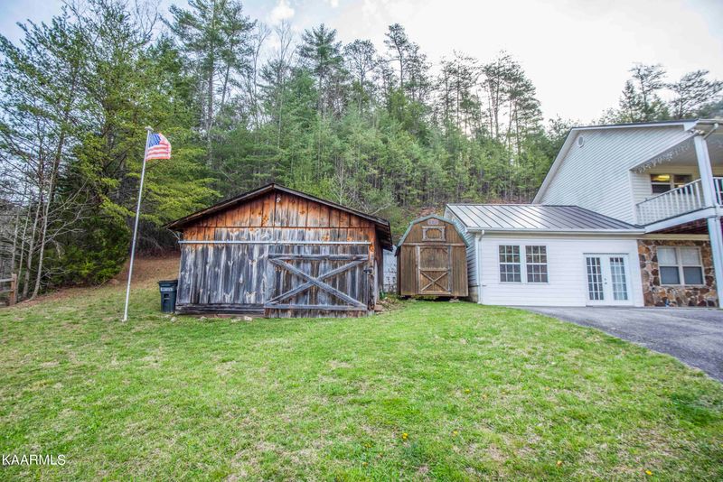 180 Williamsburg Rd, Vonore, TN 37885