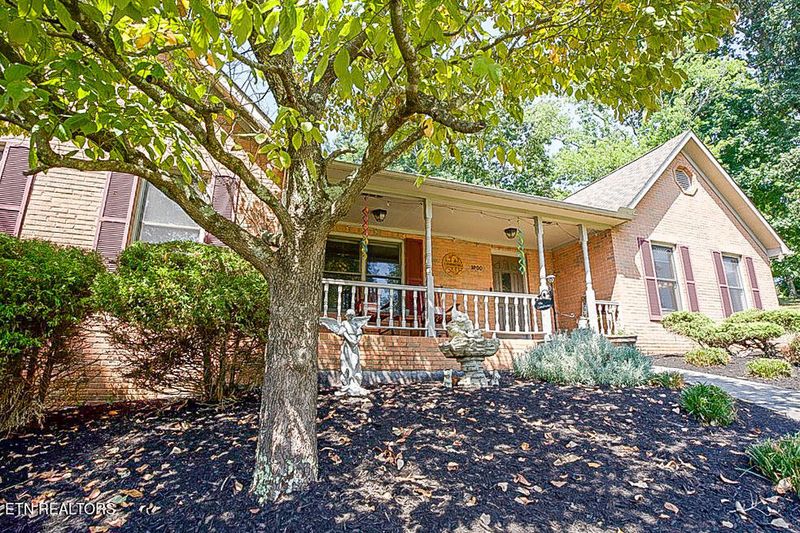 1800 Canterbury Dr, Morristown, TN 37814