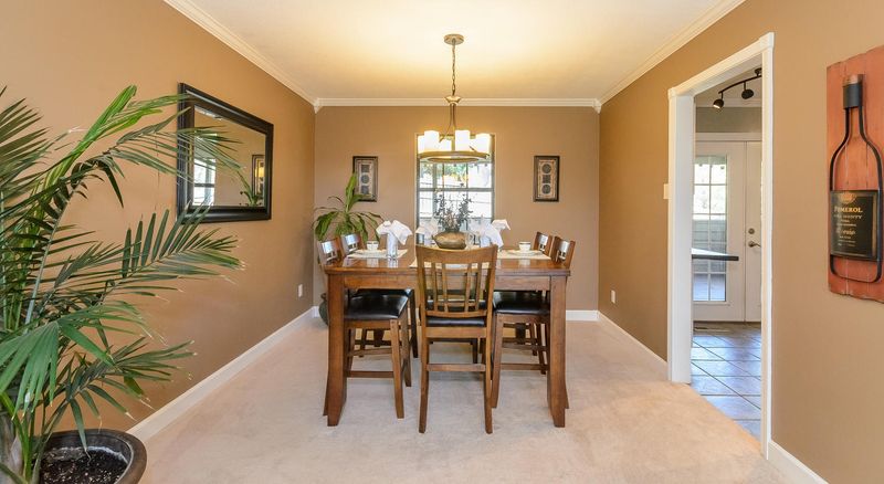 1800 Devonwood Ct, Knoxville, TN 37922