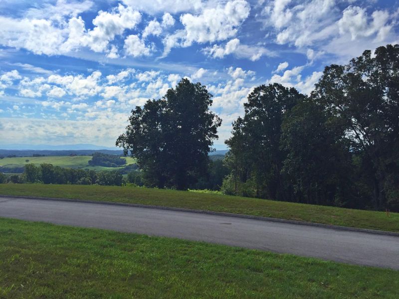 1801 James Ridge Rd, Loudon, TN 37774